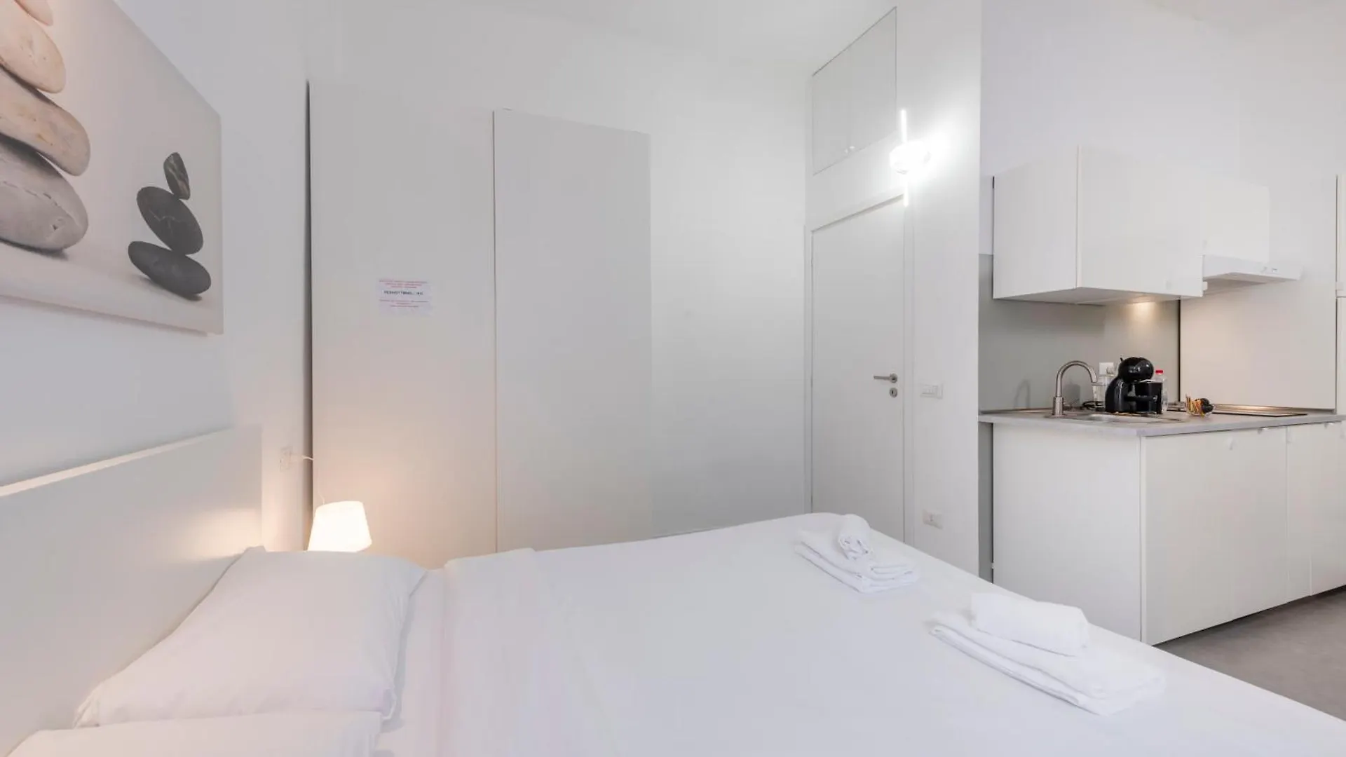 Rubens Suites - B Home Milano 0*,  Italien